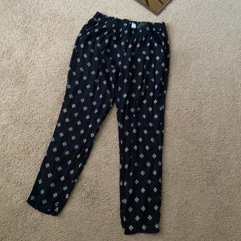 Stretchy pants with pockets!